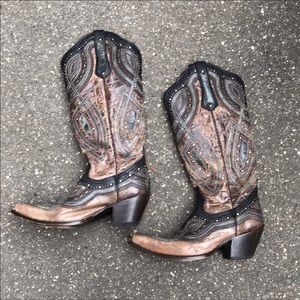 Corral Snip Toe Boots